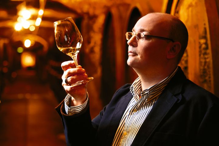 Wein-, Sekt- und Spirituosen-Kompetenz: tegut-Einkäufer Becker wechselt zu Winkels